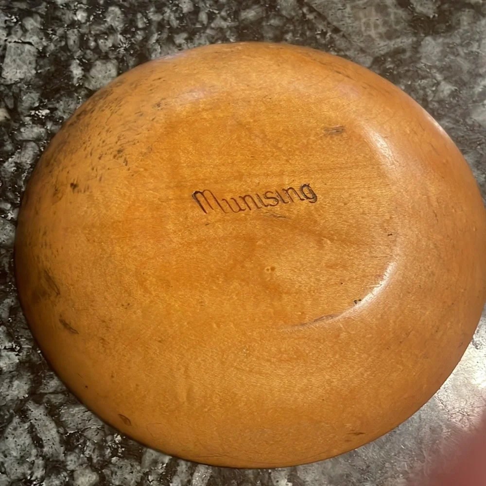 Beautiful set of 2 Munising shallow wood bowls‎